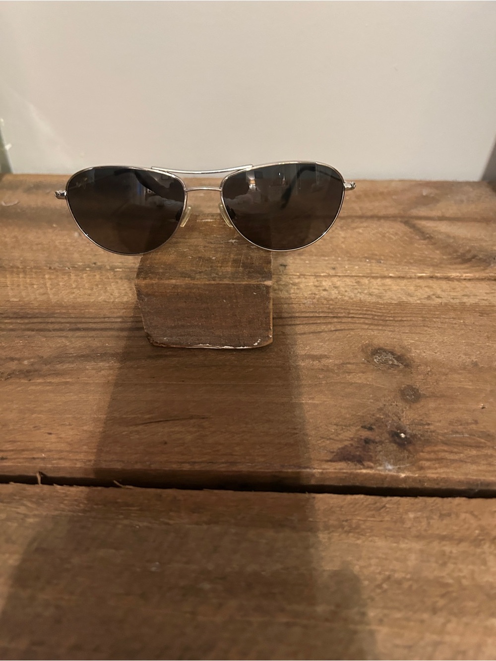 “Baby Beach” Maui Jim Silver Aviator Sunglasses with Dark Gray Lenses